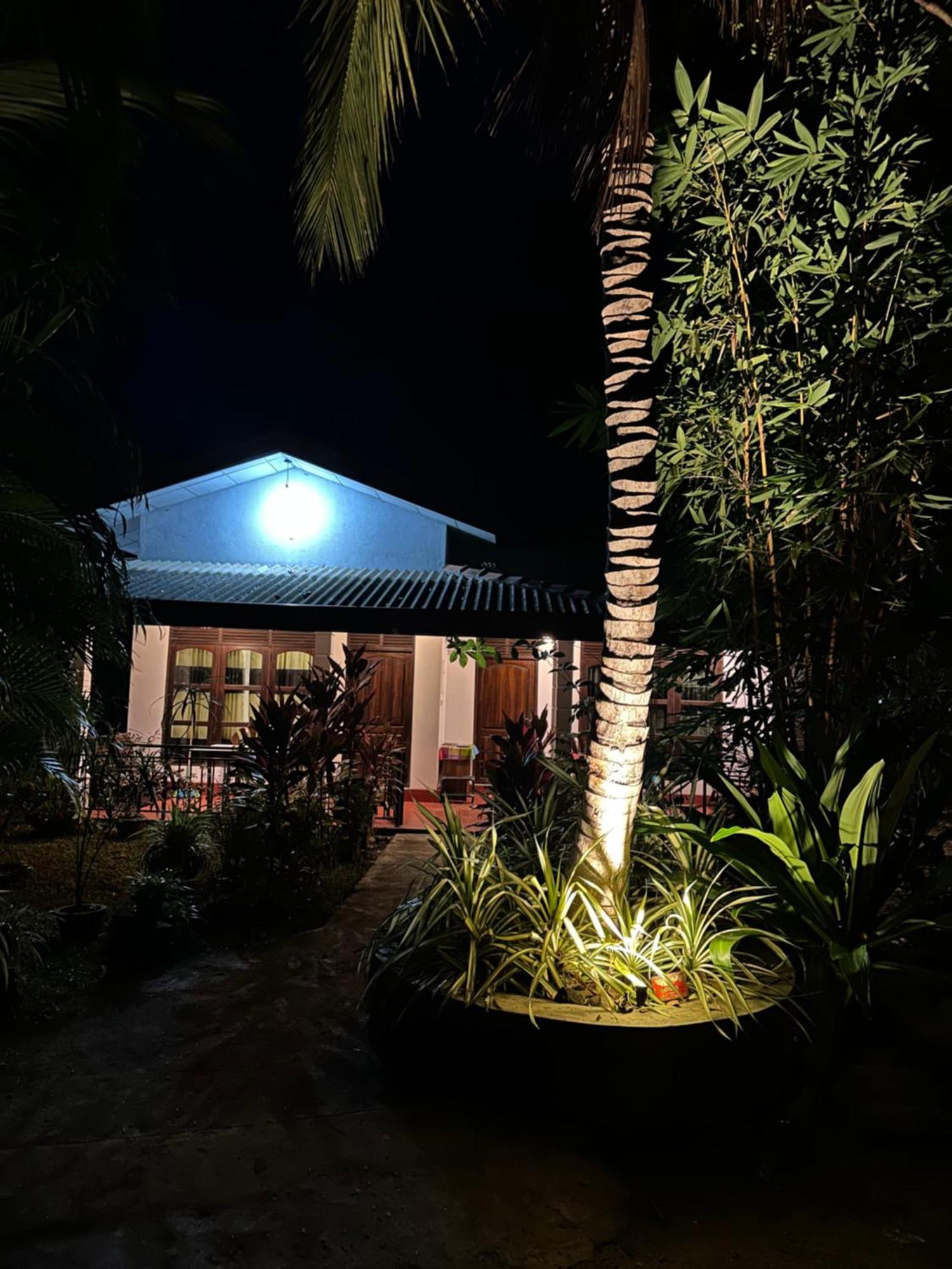 Sigiri Hibiscus Villa Sigiriya Exterior photo